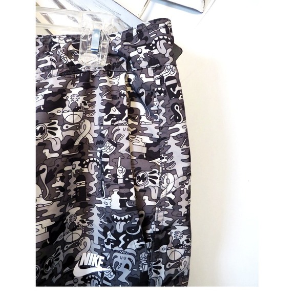 Nike Doodle Camo Board Shorts Size 34 w/ Drawstring & Zip Pocket - Picture 9 of 13